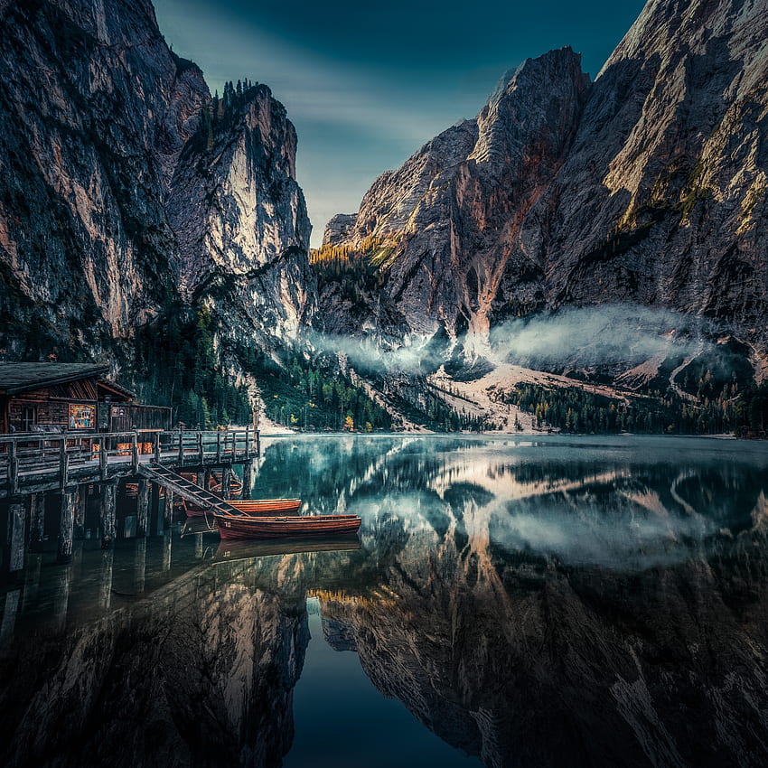 Lago, barcos, cais, montanhas, reflexões, natureza Papel de parede de celular HD