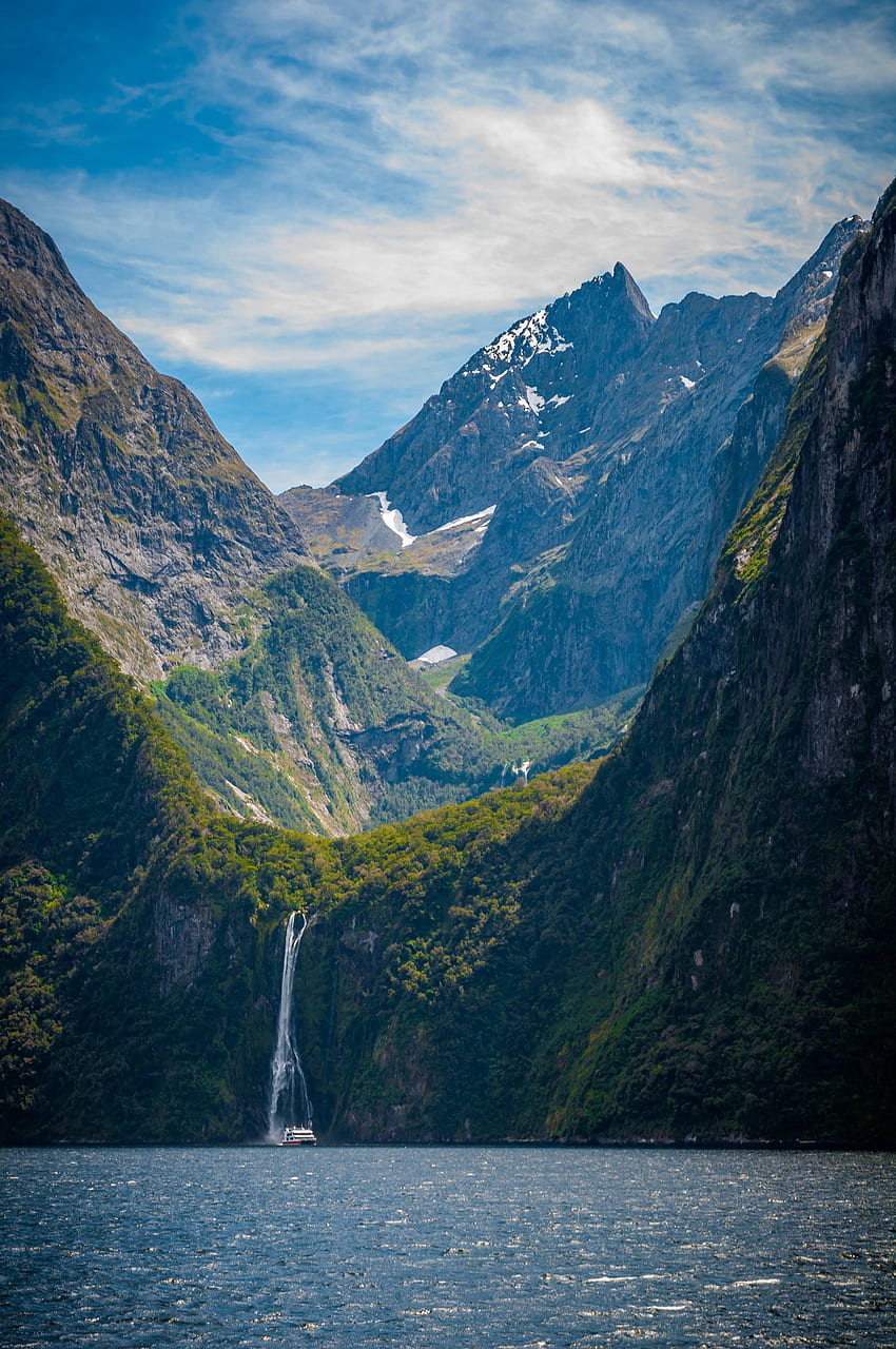Milford Sound, New Zealand - Breathtaking Views - HD phone wallpaper