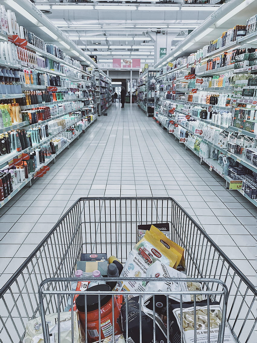 Einkaufswagen mit Artikel · Lager, Supermarkt HD-Handy-Hintergrundbild