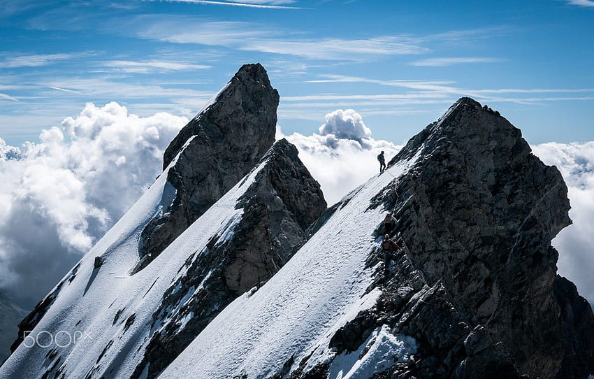 雲、山、人、スポーツ、山、登山 高画質の壁紙