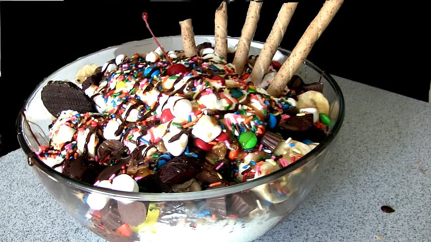 Songs in Massive Ice Cream Sundae Challenge 11.000 Kalorien HD-Hintergrundbild