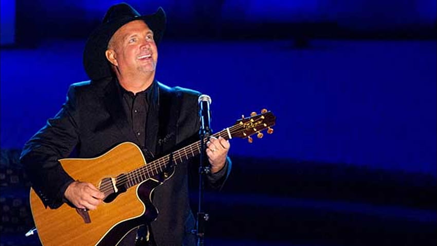 Garth Brooks gives away guitar to fan with cancer at concert - 6abc Philadelphia HD wallpaper