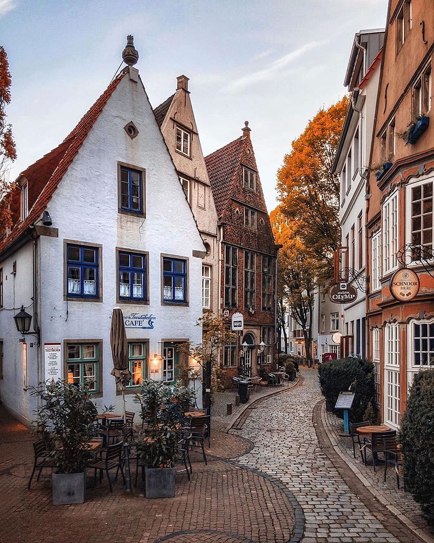 Awesome Travel & Nature no Instagram: “Local aconchegante ☺️ Inscreva-se para um recurso seguindo o link em nossa biografia e. Lugares bonitos, Lugares, Destinos de viagem acessíveis, Noite de Bremen Papel de parede de celular HD