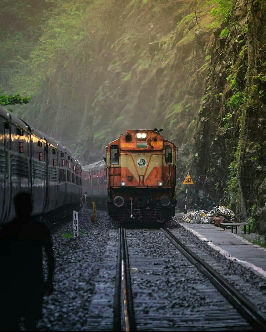 Estrada de ferro indiana. Trem ferroviário indiano, ferrovias indianas, locais de viagem na Índia Papel de parede de celular HD