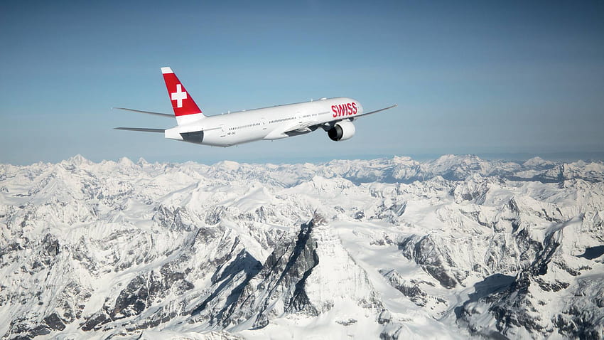 알프스를 넘는 스위스 항공 보잉 777. 스위스의 세계 HD 월페이퍼