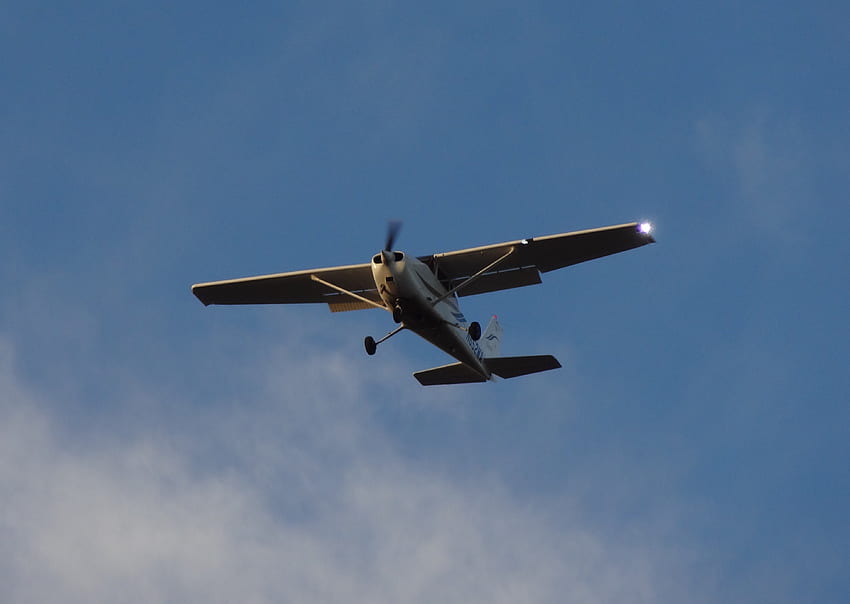 Privatflugzeug, Wolken, Flugzeug, Privatflugzeug, Himmel HD-Hintergrundbild