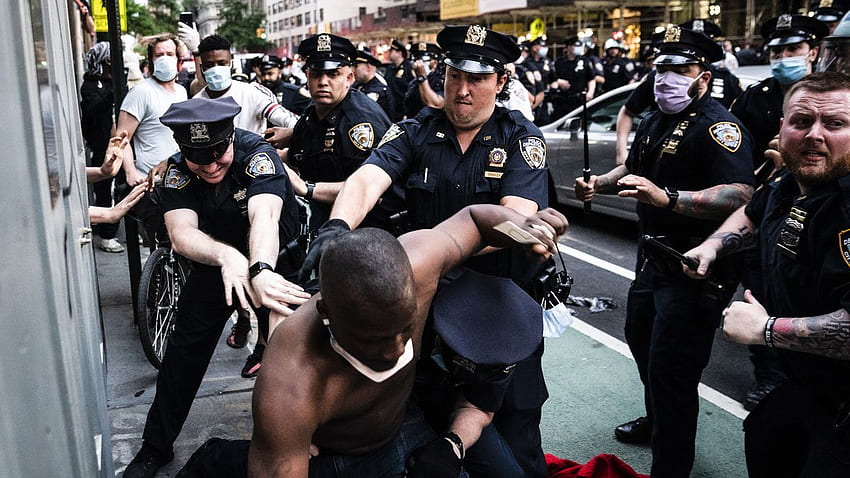 des policiers utilisant une force excessive contre des manifestants pacifiques deviennent viraux, Stop Violence Fond d'écran HD