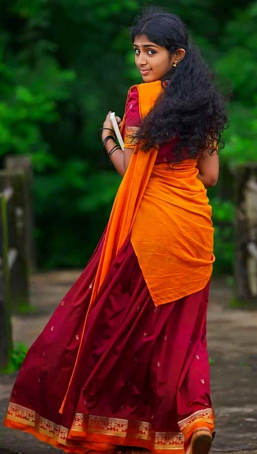 chicas de Kerala, people_in_nature, sari fondo de pantalla del teléfono