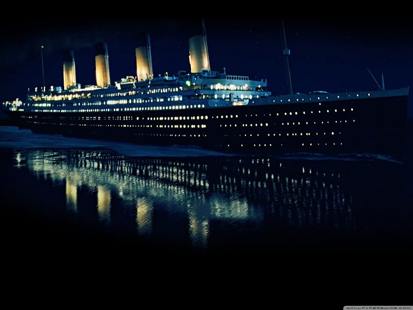 „Elegancko udekorowany Titanicem”, noc, wyspa, oceany, luksus, Titanic, grafika, większość ed, atrakcje w snach, statki wycieczkowe, kreatywne gotowe, eleganckie, miłość cztery pory roku, łodzie, dekoracje Tapeta HD