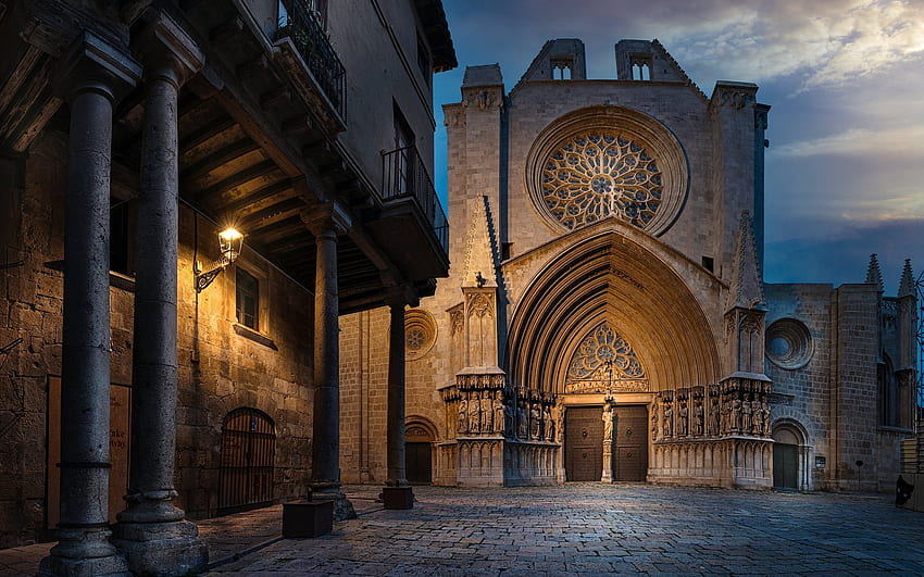 Cathedral in Tarragona, Catalonia, dusk, church, cathedral, lantern, Catalonia, Spain HD wallpaper