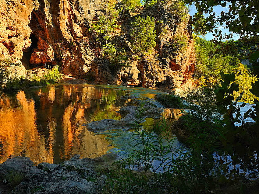 Pond near the rocks, fall, rocks, mountain, lake, water pond, reflection, mirrored, autumn, nature, sun HD wallpaper