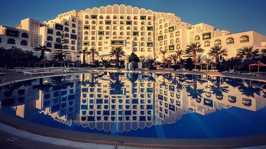 resort en túnez con hermosa piscina, piscina, reort, reflejo, hotel fondo de pantalla