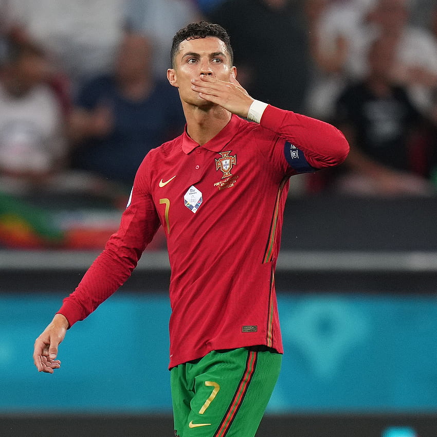 COPA90 - At times, it seemed like Ali Daei's record would stand forever. In the end, it looks like it won't last 17 years. Next time Cristiano Ronaldo scores for Portugal HD phone wallpaper