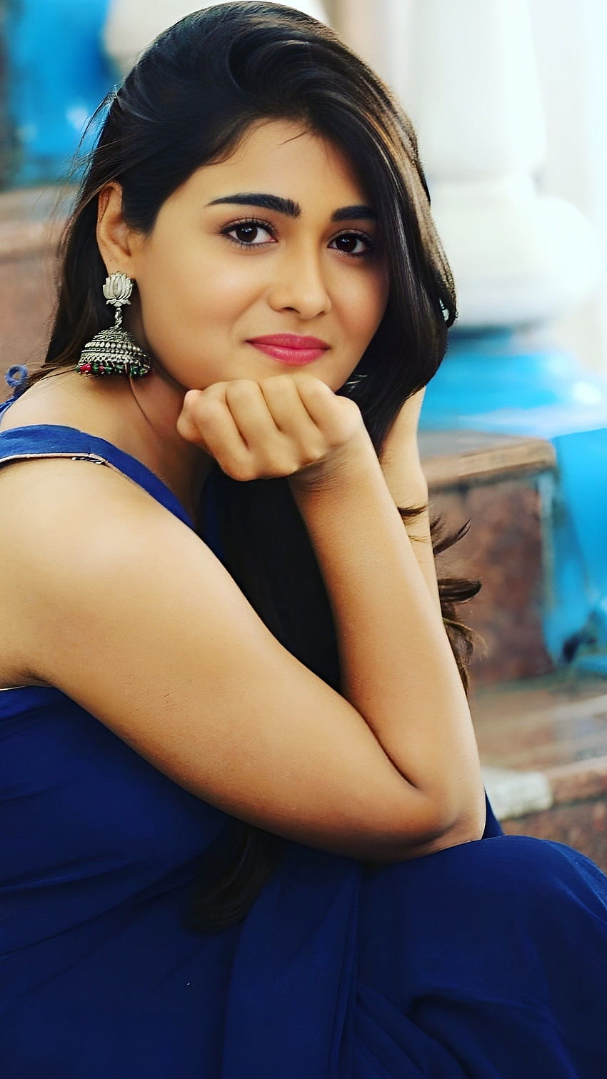 Shalini Pandey, aktorka telugu, piękna sari Tapeta na telefon HD