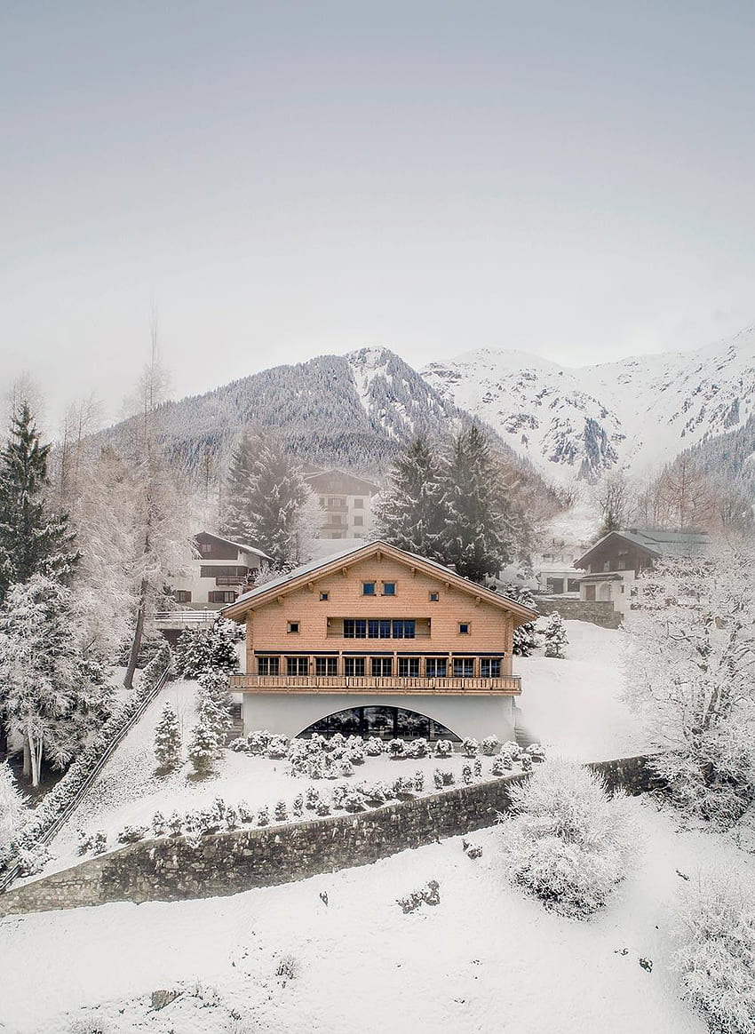 Property developer Mike Spink's Swiss chalet in Klosters. * HD phone wallpaper