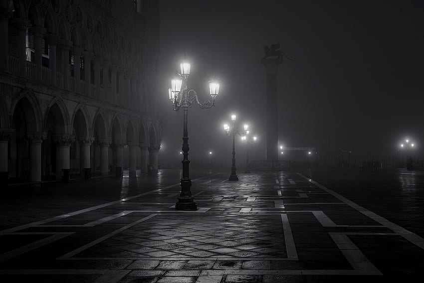 Venedig Italien Piazza San Marco Stadt Nachtnebel leuchtet Schwarz-Weiß-Stimmung., Dark Foggy Night HD-Hintergrundbild