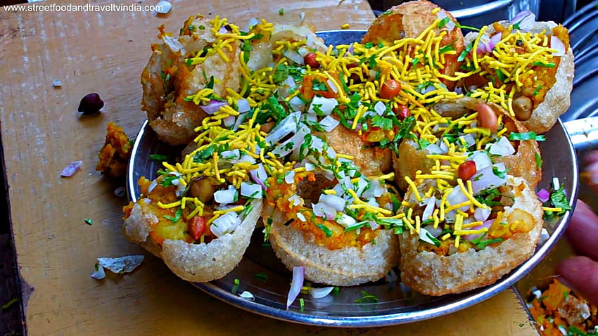 Gol Gappe. La comida india más popular. Por Street Food & Travel TV fondo de pantalla