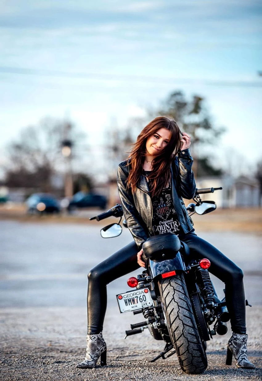 Ragazza in bici, ragazza motociclista Sfondo del telefono HD