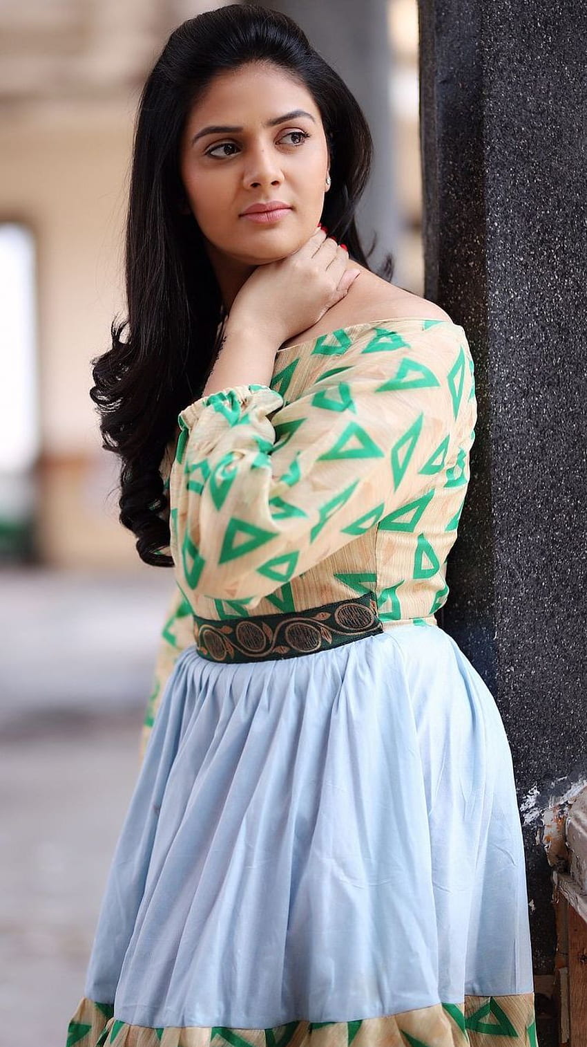 Sreemukhi, telugu actress, model, anc HD phone wallpaper