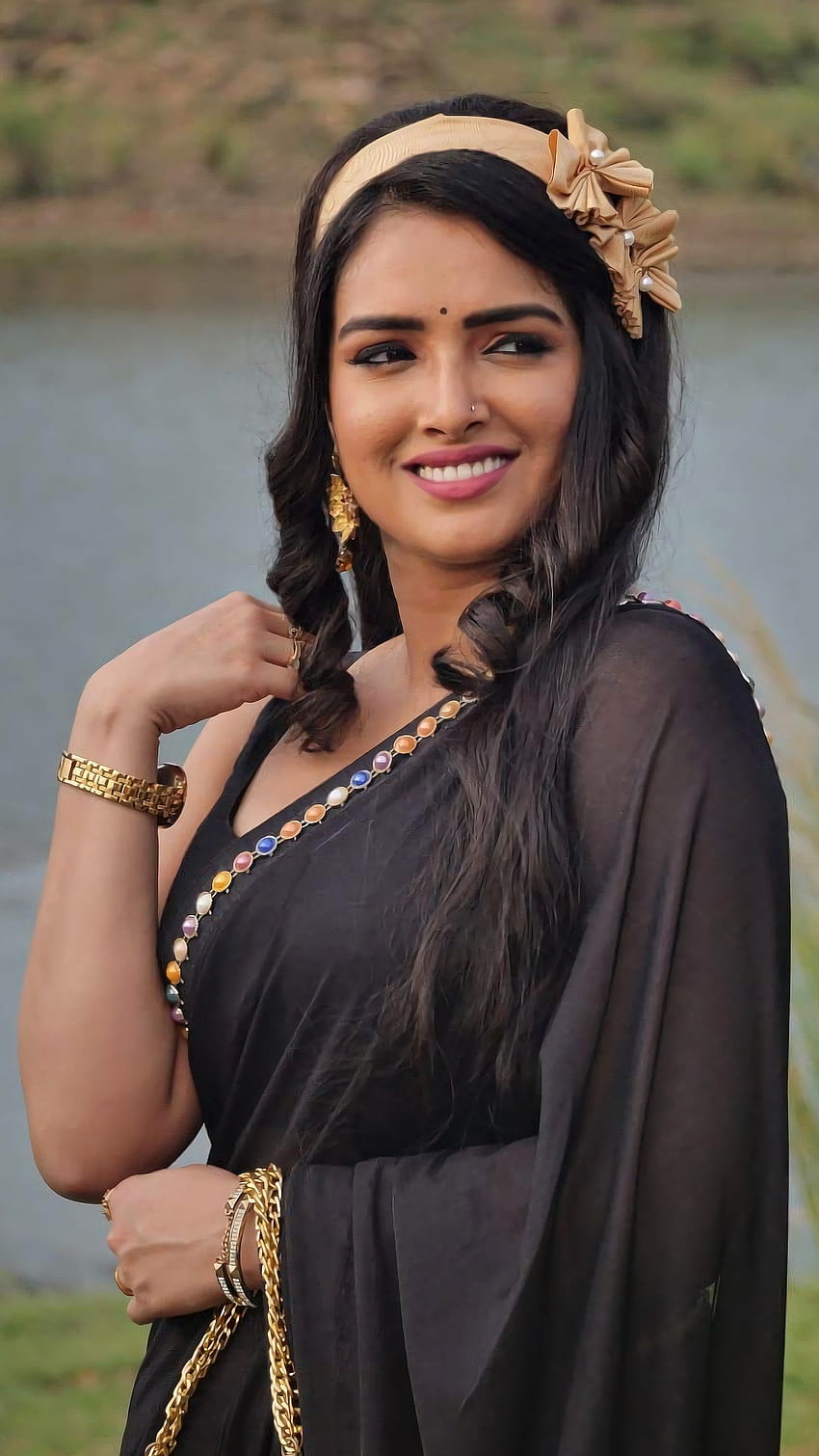 Amarapalli Dubey, belleza sari, actriz bhojpuri fondo de pantalla del teléfono