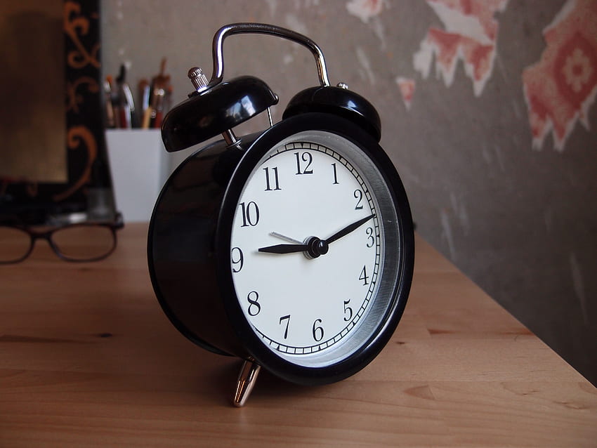 Uhr, Sonstiges, Sonstiges, Tisch, Ziffernblatt, Ziffernblatt, Brille, Brille, Wecker, It's Time, Time HD-Hintergrundbild