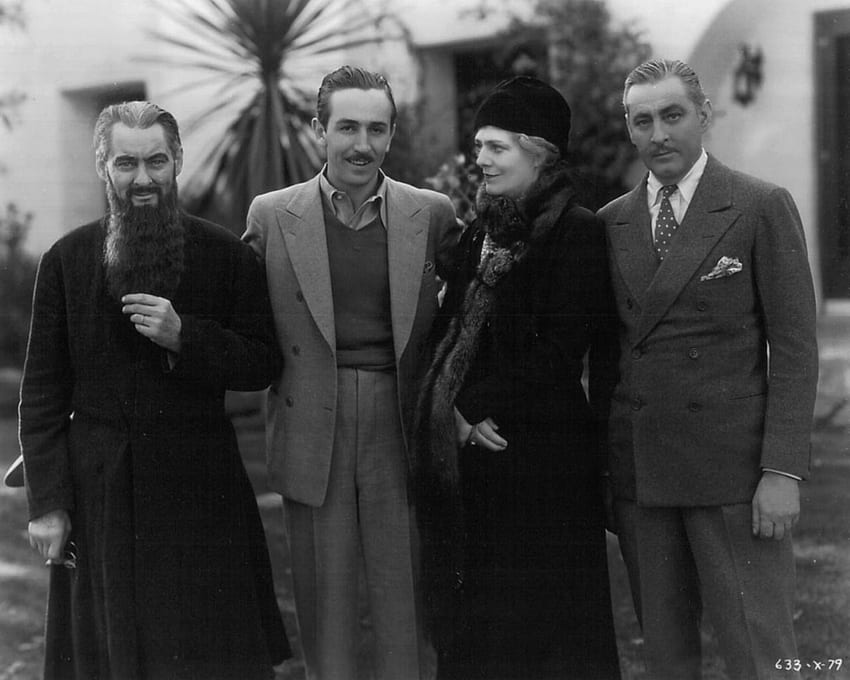 Lionel Barrymore, Walt Disney, Ethel Barrymore e John Barrymore, Amleto di John Barrymore Sfondo HD