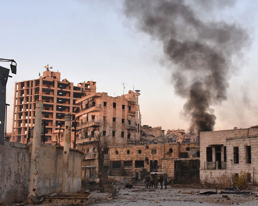 Siły syryjskie rozbijają pozycje rebeliantów we wschodnim Aleppo Tapeta HD