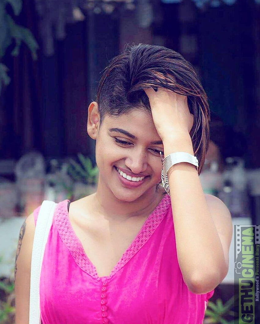 Oviya tamilska aktorka urocza i gorąca Tapeta na telefon HD