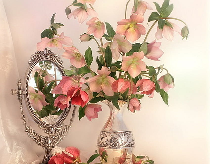Florero y espejo, espejo, florero, hermoso, flores fondo de pantalla