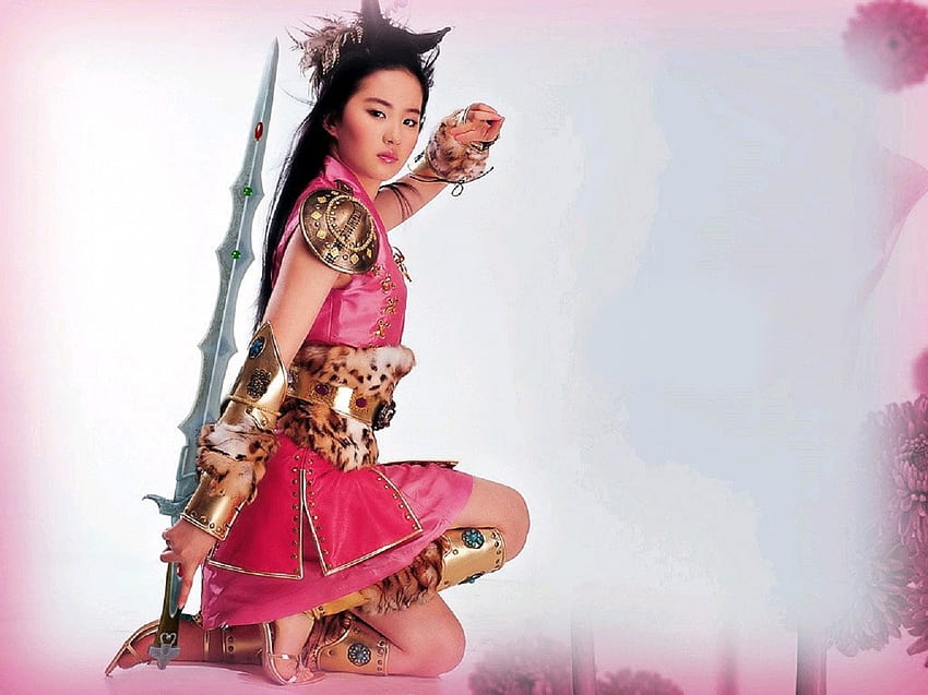 YIFEI LIU、ピンクの衣装、剣、ブルネット、ヒョウの皮の模様、ベルト 高画質の壁紙