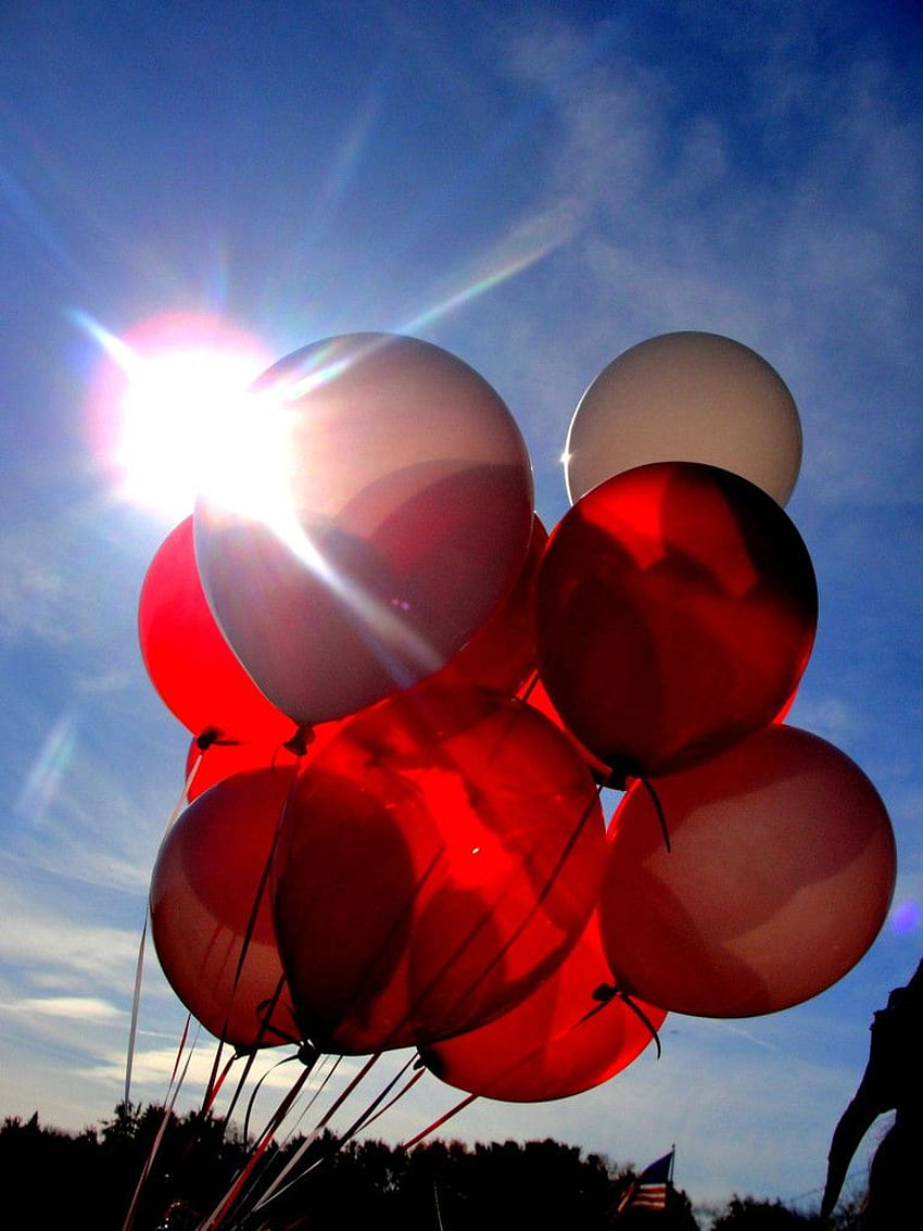 Tulin Kebencu on graphy. Red balloon, Red aesthetic, Aesthetic colors HD phone wallpaper