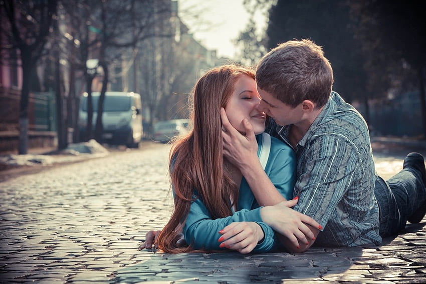 Boy girl kissing love road city - HD wallpaper | Pxfuel