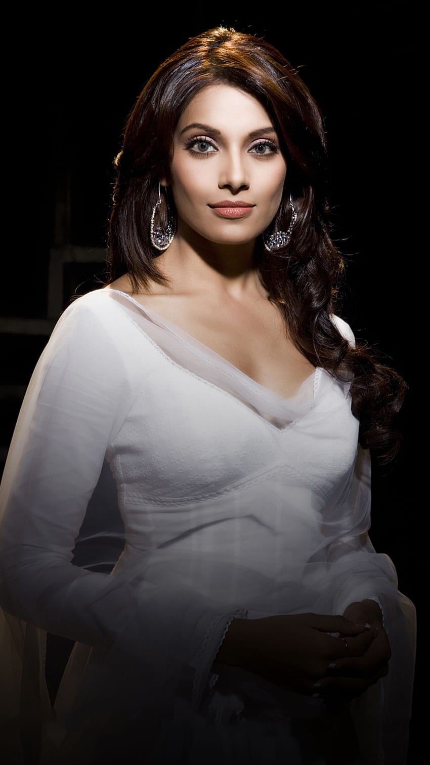 Bipasha Basu, bollywood actress HD phone wallpaper