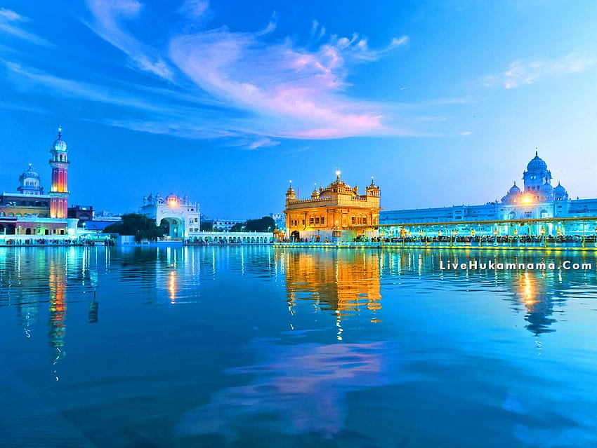 Kuil Emas Amritsar Pemandangan Udara Atas yang Indah, Kuil Emas di Malam Hari Wallpaper HD