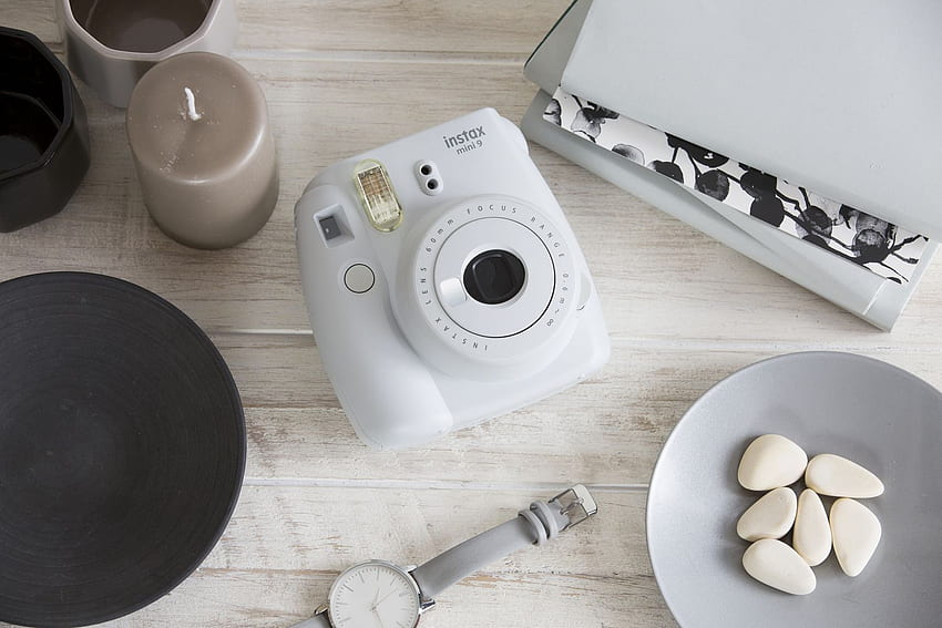 Why Getting A Fujifilm Instax Is Pointless, Polaroid Camera Tumblr HD wallpaper