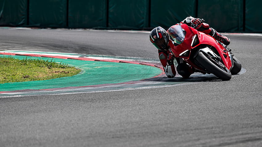 Ducati Panigale V2: High Performance, Red Essence HD wallpaper