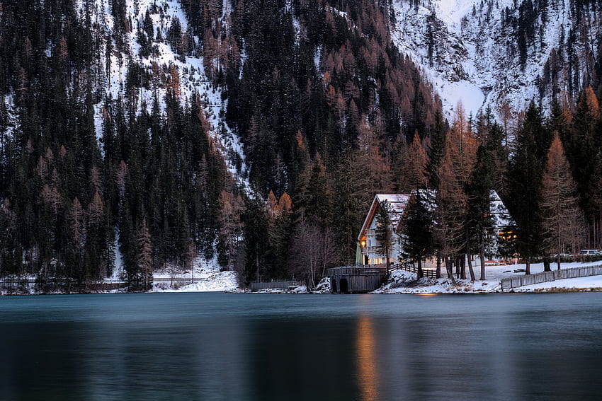 Natur, Berge, Schnee, Wald, kleines Haus, Hütte HD-Hintergrundbild
