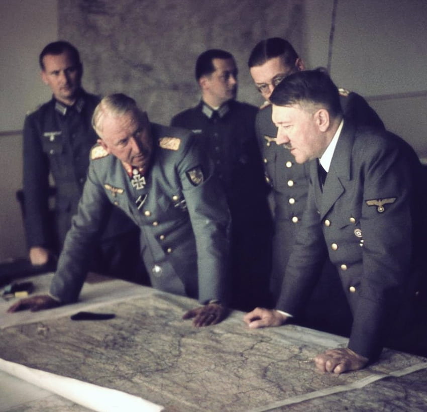 ヒトラーとマンシュタインの会談 (1943)、悪の独裁者、第二次世界大戦、エーリッヒ・フォン・マンシュタイン、アドルフ・ヒトラー 高画質の壁紙