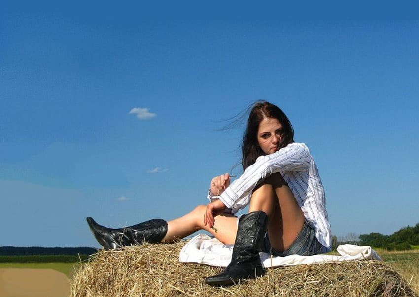 Cowgirl In The Field, style, fun, beautiful, famous, cowgirls, fashion, outdoors, hay, sky, models, boots, western HD wallpaper