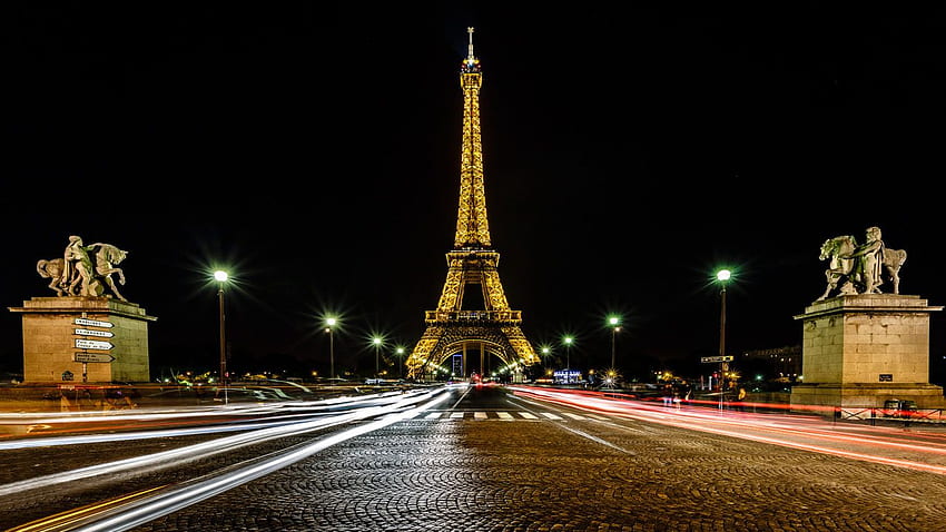 Fransa Eyfel Kulesi Paris Trafik Yolları Ve Gece Sokak Işıkları Bilgisayarlar Dizüstü Tablet Ve Cep Telefonları İçin Ultra HD duvar kağıdı
