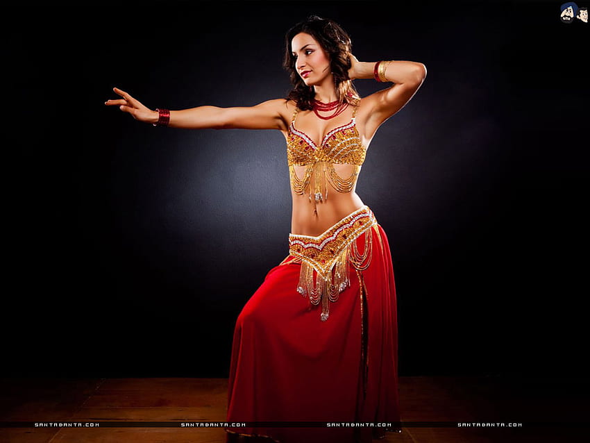 Seorang penari perut cantik berpose dengan gerakan tarian, Beautiful Dance Wallpaper HD