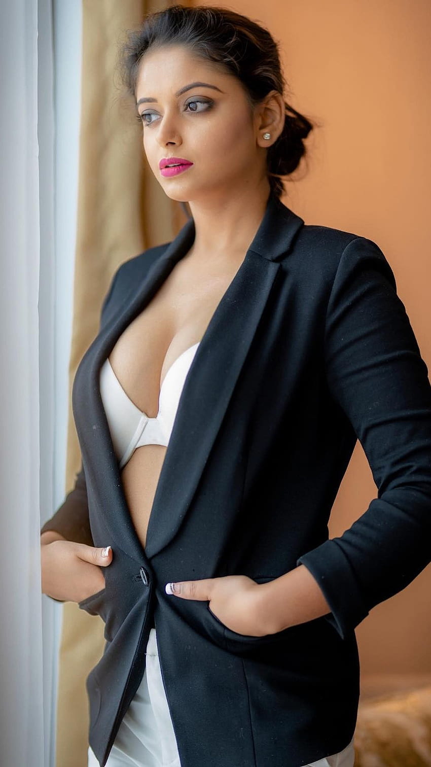 Sneha Paul, bollywoodzka aktorka Tapeta na telefon HD