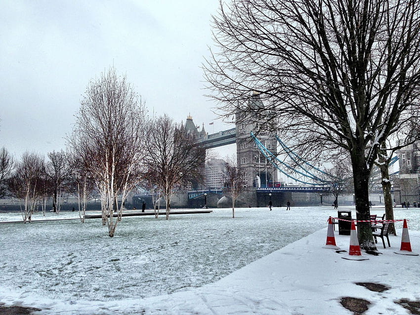 Snow in London and - , , London Winter HD wallpaper | Pxfuel