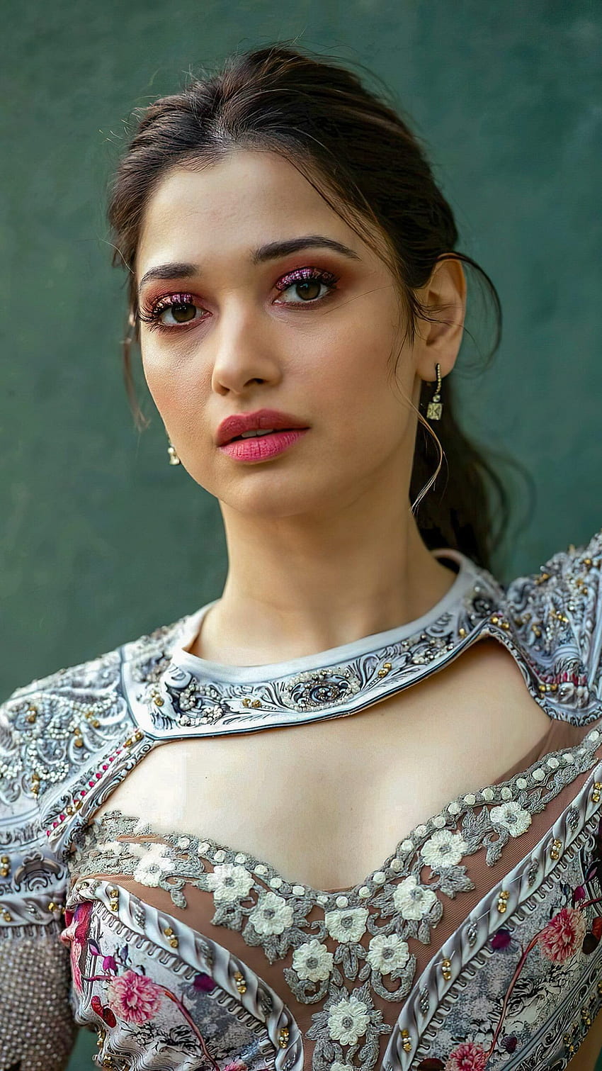 Tamanna Bhatia นักแสดงหญิงชาวเตลูกูที่งดงาม วอลล์เปเปอร์โทรศัพท์ HD