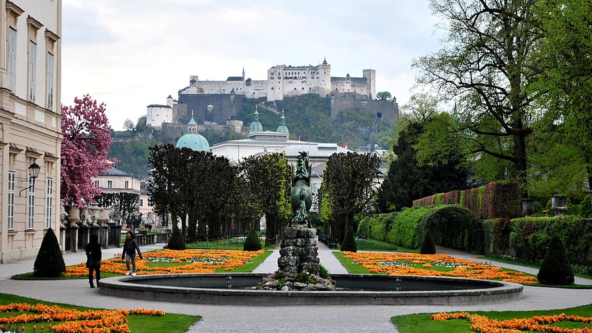 Taman Istana Mirabell di kota Salzburg Austria Wallpaper HD