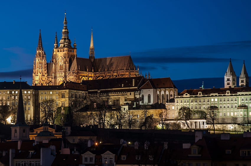 Castillo de Praga sobre el río Vltava, República Checa: Guía de escala fondo de pantalla