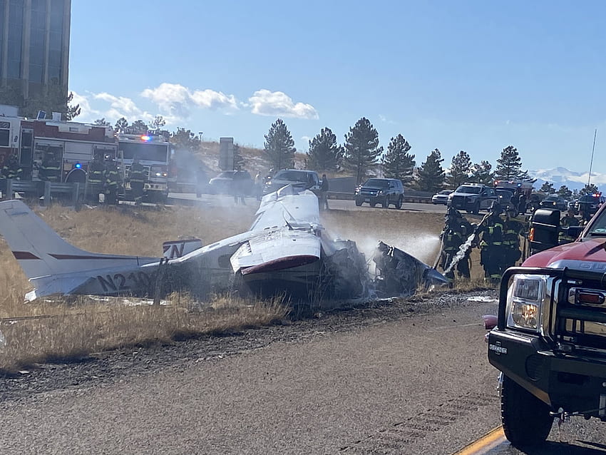 Hurt After Plane Crashes On E 470 Near Centennial Airport – CBS Denver, Airplane Crash HD wallpaper