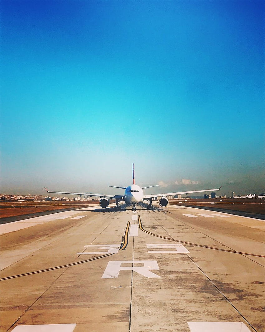 Flughafen - , Flughafenhintergrund auf Fledermaus, Start- und Landebahn iPhone HD-Handy-Hintergrundbild