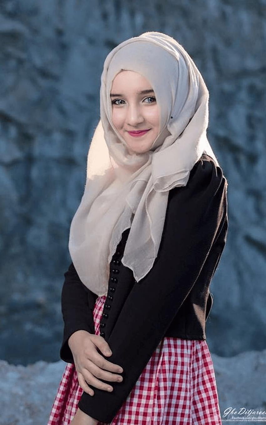 Muslim Girls Winter, Muslim Women HD phone wallpaper | Pxfuel