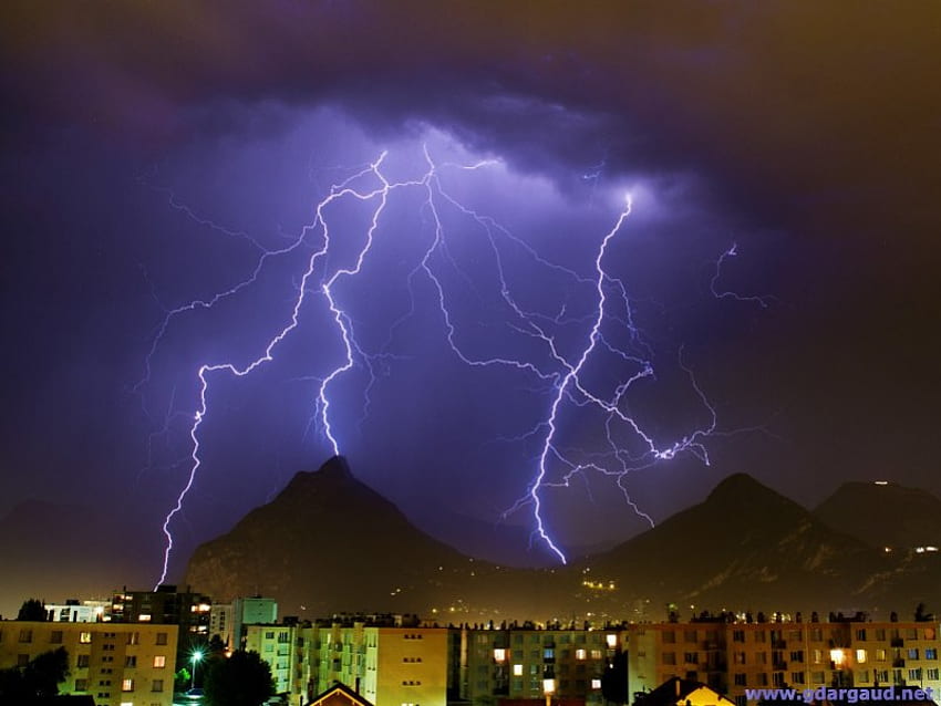 Lightning over a Town, lightning HD wallpaper